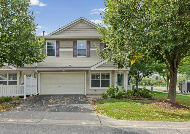 Photo 4 of Single family home for sale at 10856 Kingsfield Ln, Saint Paul, MN 55129 | MLS# 7131426 | Listing updated on 2026-09-19