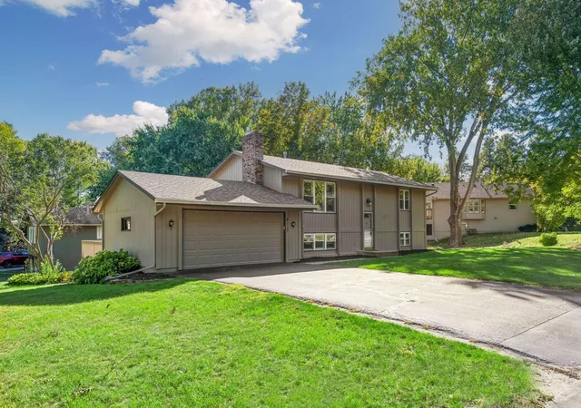 Photo 1 of Single family home for sale at 8113 Dakota Ln, Chanhassen, MN 55317 | MLS# 7131450 | Listing updated on 2026-10-02
