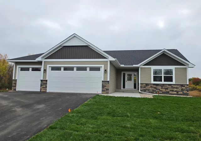 Photo 2 of Single family home for sale at 246 10th Ave Ne, Hutchinson, MN 55350 | MLS# 7131460 | Listing updated on 2026-10-19