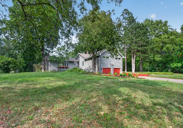 2nd image of 3628 Steele St, Minnetonka, MN 55345 | MLS# 7131479