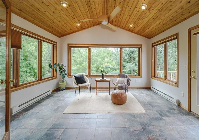 Photo 1 of Single family home for sale at 1060 Dennis St S, Maplewood, MN 55119 | MLS# 7131494 | Listing updated on 2026-09-12