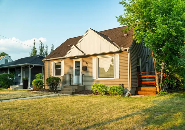 2nd image of 6133 Thomas Ave S, Minneapolis, MN 55410 | MLS# 7131502