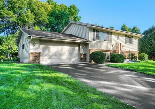 Photo 1 of Sale Pending at 16820 Honeysuckle Ln, Eden Prairie, MN 55346 | MLS# 7131527 | Listing updated on 2026-10-06