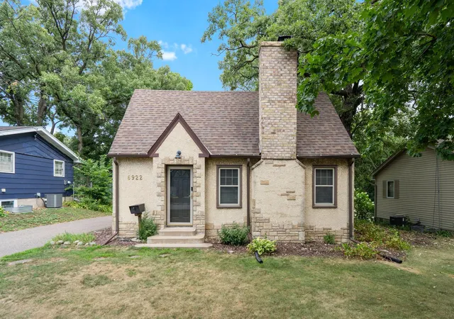 1st image of 6922 Corvallis Ave N, Crystal, MN 55428 | MLS# 7131537