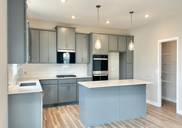 Photo 3 of Single family home for sale at 2095 Kestrel Dr, Shakopee, MN 55379 | MLS# 7131544 | Listing updated on 2026-10-09