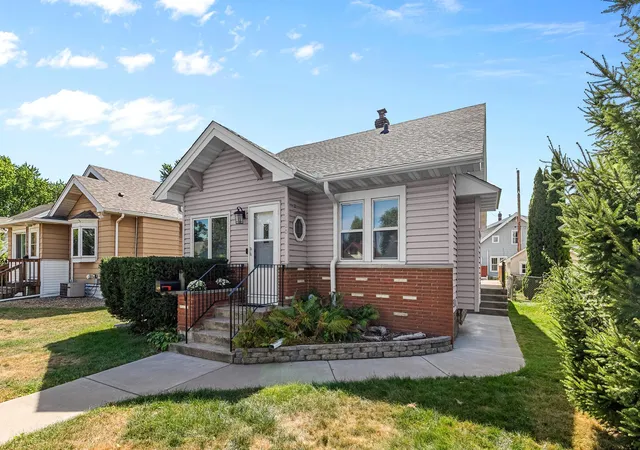 Photo 1 of Sale Pending at 1420 Taylor Ave, Saint Paul, MN 55104 | MLS# 7131549 | Listing updated on 2026-10-29