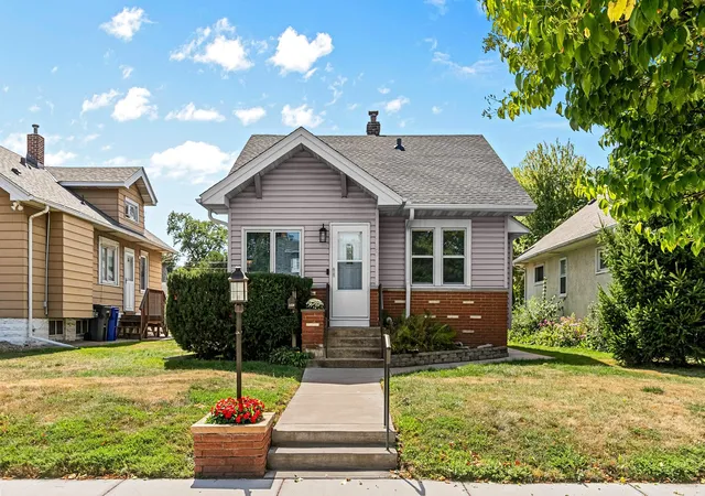 Photo 2 of Single family home for sale at 1420 Taylor Ave, Saint Paul, MN 55104 | MLS# 7131549 | Listing updated on 2026-10-22