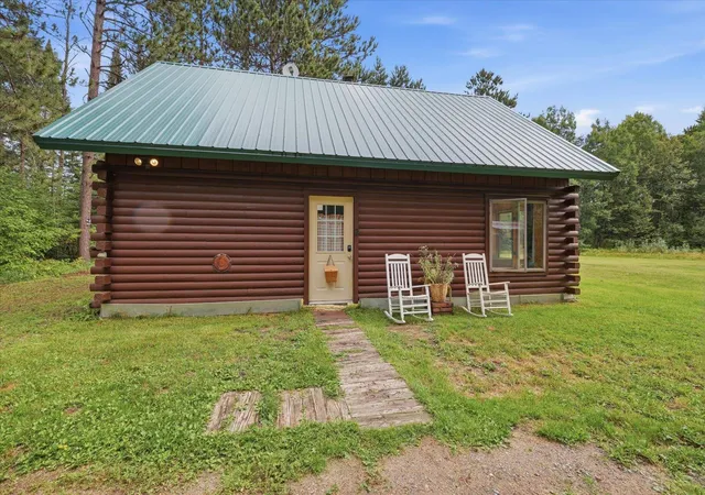 Photo 3 of Single Family Residence at 20356 N Hummingbird Dr, Grand Rapids, MN 55744 | MLS# 7131551 | | Sold on 2026-10-09