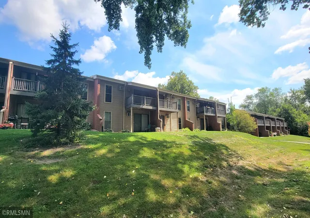 Photo 3 of Condo for sale at 110276 Village Rd, Chaska, MN 55318 | MLS# 7131560 | Listing updated on 2026-10-08