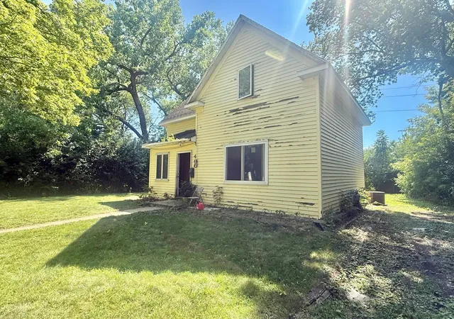 Photo 1 of Sale Pending at 400 High Ave, Willmar, MN 56201 | MLS# 7131564 | Listing updated on 2026-08-30