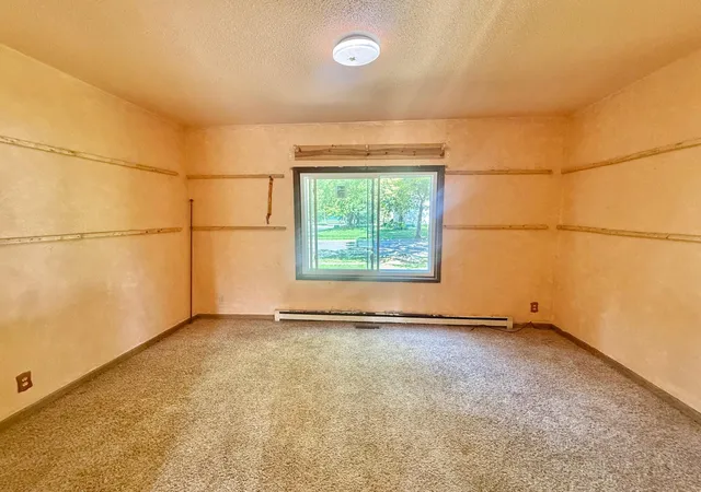 Photo 4 of Sale Pending at 400 High Ave, Willmar, MN 56201 | MLS# 7131564 | Listing updated on 2026-08-30