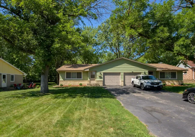 1st image of 9522 Pleasant Ave S, Bloomington, MN 55420 | MLS# 7131567