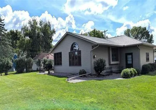 Photo 3 of Single family home for sale at 312 Maywood Ave, Eagle Lake, MN 56024 | MLS# 7131570 | Listing updated on 2026-09-25