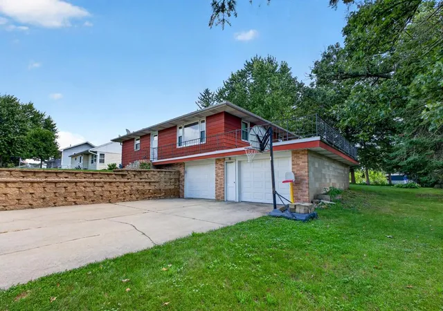 Photo 2 of Sale Pending at 202 7th St Sw, Chatfield, MN 55923 | MLS# 7131572 | Listing updated on 2026-10-02
