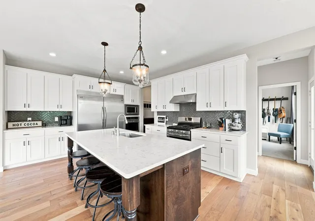 Photo 2 of Single family home for sale at 15835 Utah Ct, Savage, MN 55378 | MLS# 7131586 | Listing updated on 2026-08-28