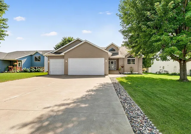 1st image of 605 Lake Anna Dr, Avon, MN 56310 | MLS# 7131589