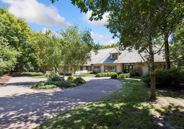 Photo 2 of Single family home for sale at 5950 Boulder Brg Ln, Excelsior, MN 55331 | MLS# 7131593 | Listing updated on 2026-09-12