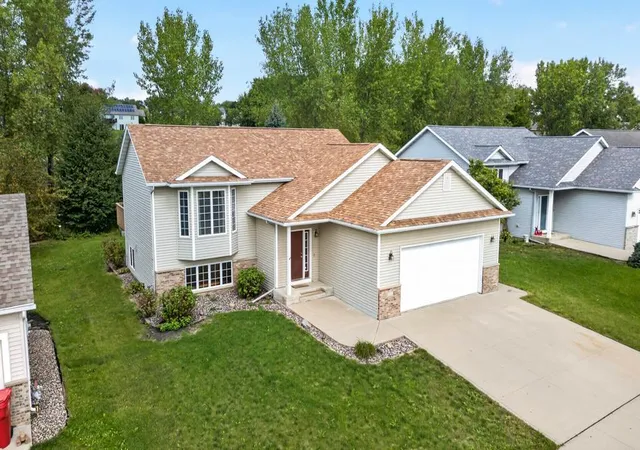 Photo 2 of Single family home for sale at 5211 Florence Dr Nw, Rochester, MN 55901 | MLS# 7131595 | Listing updated on 2026-10-05