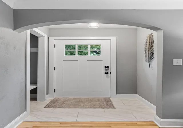 Photo 4 of Sale Pending at 6732 3rd Avenue S, Minneapolis, MN 55423 | MLS# 7131602 | Listing updated on 2026-09-20