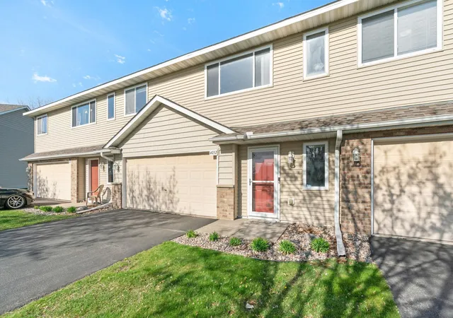 1st image of 4052 Blakewood Dr, Shakopee, MN 55379 | MLS# 7131604