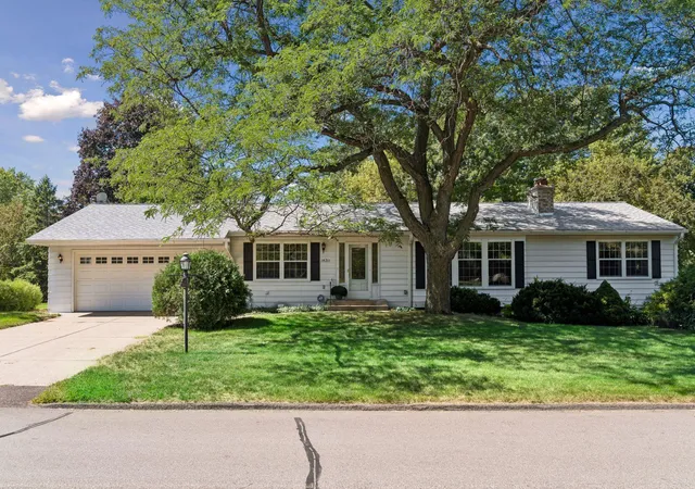 Photo 3 of Single family home for sale at 14211 Lennell Dr, Minnetonka, MN 55345 | MLS# 7131610 | Listing updated on 2026-09-04
