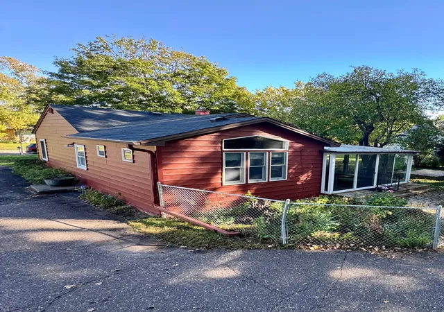 Photo 2 of Single family home for sale at 830 Sandhurst Dr W, Roseville, MN 55113 | MLS# 7131630 | Listing updated on 2026-10-06