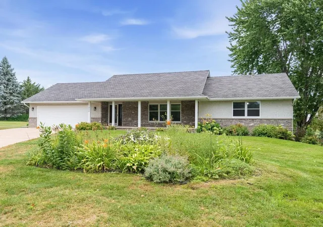 Photo 1 of Single family home for sale at 11826 Larabee Cir Ne, Albertville, MN 55301 | MLS# 7131635 | Listing updated on 2026-09-17
