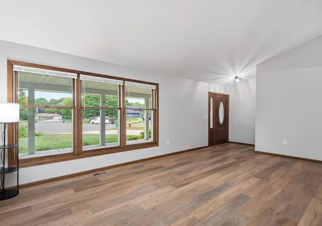 4th image of 11826 Larabee Cir Ne, Albertville, MN 55301 | MLS# 7131635