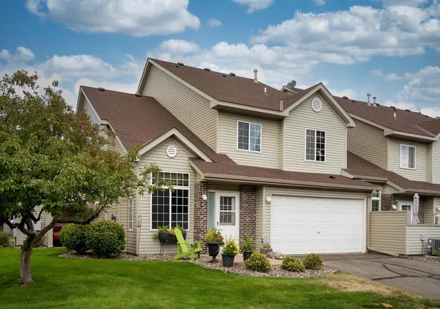 Photo 1 of Single family home for sale at 2441 Oakridge Cir, Hudson, WI 54016 | MLS# 7131655 | Listing updated on 2026-09-04