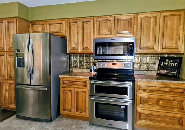 3rd image of 904 Willmar Ave Se, Willmar, MN 56201 | MLS# 7131658