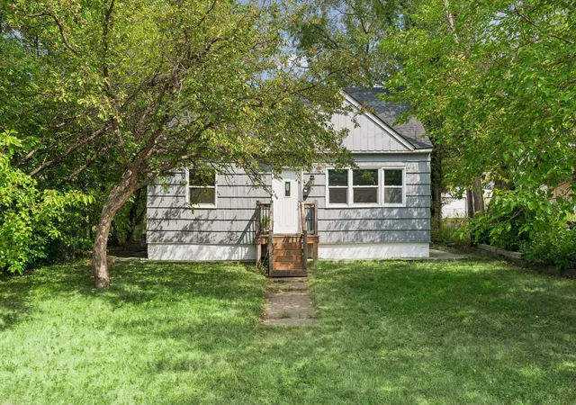 1st image of 5149 University Ave Ne, Columbia Heights, MN 55421 | MLS# 7131662
