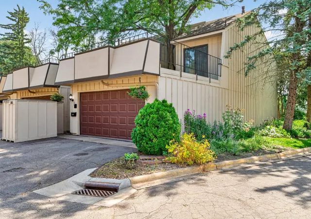 1st image of 5815 Lake Curve Ln, Brooklyn Center, MN 55429 | MLS# 7131663