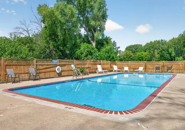 2nd image of 5815 Lake Curve Ln, Brooklyn Center, MN 55429 | MLS# 7131663