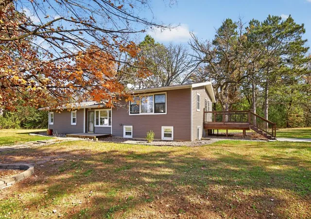 Photo 3 of Single family home for sale at 3425 Pinewood Rd SE, Rochester, MN 55904 | MLS# 7131669 | Listing updated on 2026-10-29