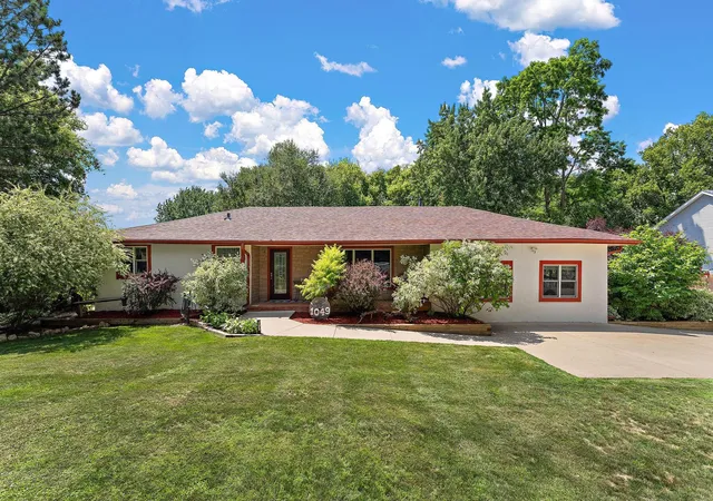 image of 1049 2nd St, Saint Paul Park, MN 55071 | MLS# 7131670