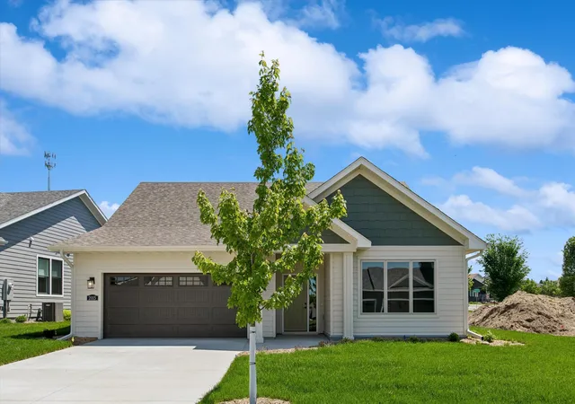 Photo 1 of Single family home for sale at 2015 Erie Dr, Northfield, MN 55057 | MLS# 7131683 | Listing updated on 2026-08-29