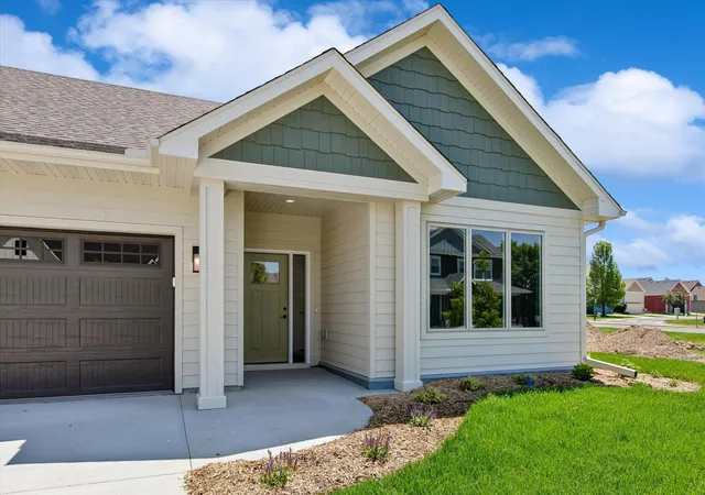 Photo 2 of Single family home for sale at 2015 Erie Dr, Northfield, MN 55057 | MLS# 7131683 | Listing updated on 2026-08-29