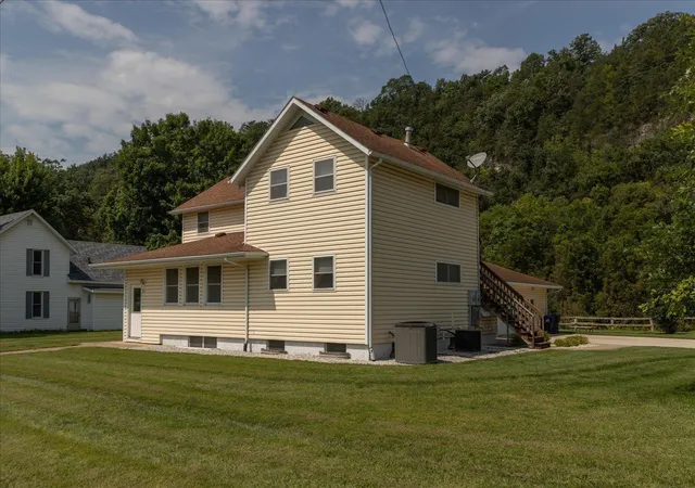 image of 208 Ashburn St E, Lanesboro, MN 55949 | MLS# 7131703