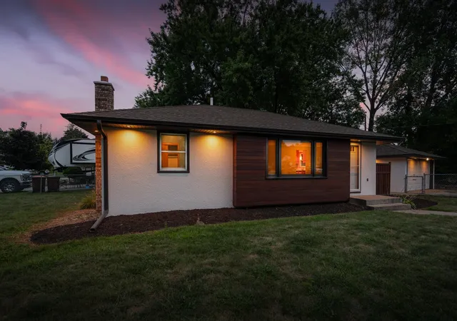 Photo 3 of Sale Pending at 2019 Bromley St, South Saint Paul, MN 55075 | MLS# 7131704 | Listing updated on 2026-09-01