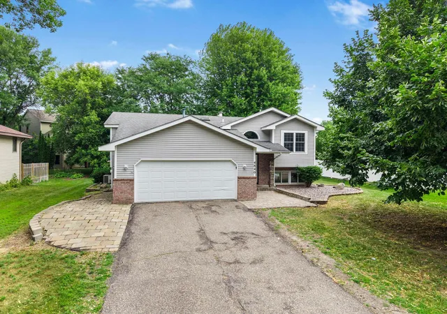 Photo 1 of Single family home for sale at 4840 Evergreen Ln N, Plymouth, MN 55442 | MLS# 7131714 | Listing updated on 2026-09-25