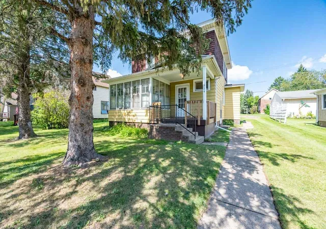 1st image of 514 W 2nd Ave, Keewatin, MN 55753 | MLS# 7131727
