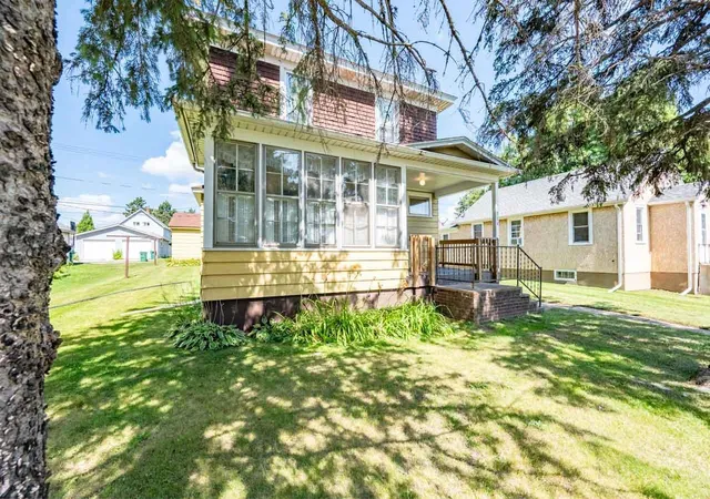 2nd image of 514 W 2nd Ave, Keewatin, MN 55753 | MLS# 7131727