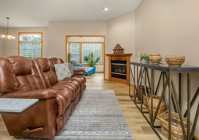 Photo 3 of Single family home for sale at 1105 Iris Dr, Saint Paul, MN 55127 | MLS# 7131734 | Listing updated on 2026-09-30