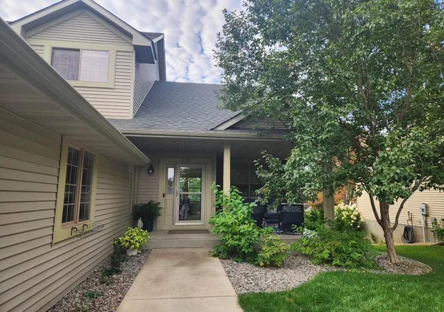 2nd image of 717 Greten Ln, Hastings, MN 55033 | MLS# 7131769