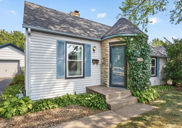Photo 1 of Single family home for sale at 606 1st Ave Ne, Osseo, MN 55369 | MLS# 7131773 | Listing updated on 2026-10-01