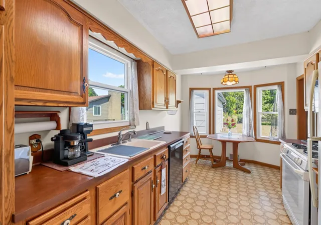 Photo 4 of Single family home for sale at 606 1St Ave Ne, Osseo, MN 55369 | MLS# 7131773 | Listing updated on 2026-10-01