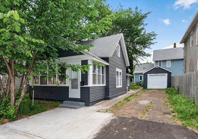 2nd image of 1058 Arcade St, Saint Paul, MN 55106 | MLS# 7131782