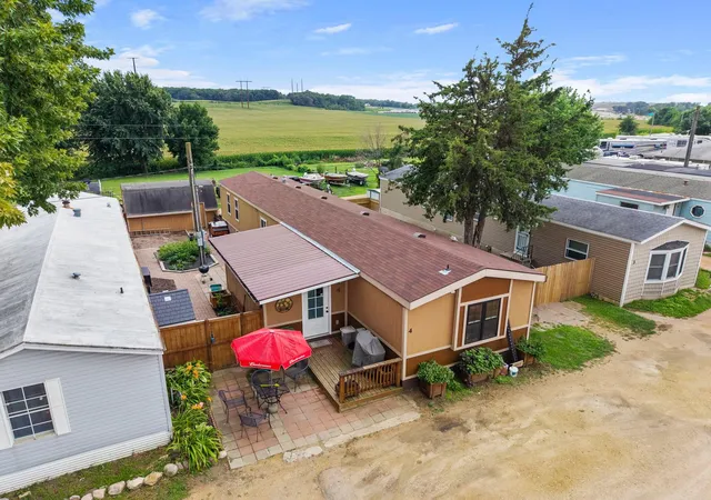 Photo 3 of Single family home for sale at 12325 Johnson Memorial Dr #4, Shakopee, MN 55379 | MLS# 7131810 | Listing updated on 2026-08-31