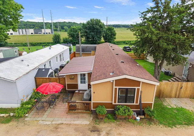 Photo 3 of Single family home for sale at 12325 Johnson Memorial Dr #4, Shakopee, MN 55379 | MLS# 7131810 | Listing updated on 2026-08-31