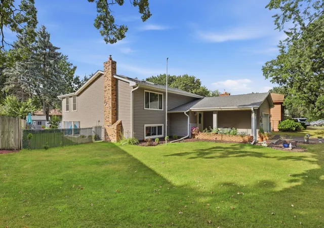 Photo 3 of Sale Pending at 10974 Butternut St Nw, Coon Rapids, MN 55448 | MLS# 7131825 | Listing updated on 2026-09-01